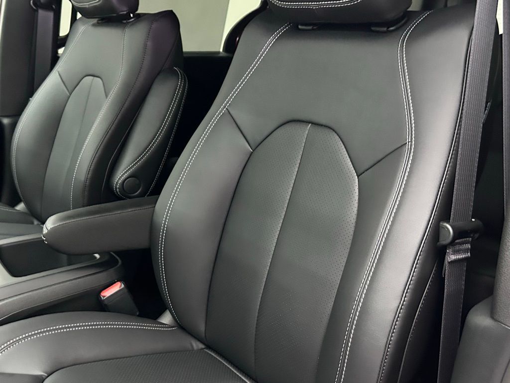 2026 Chrysler Pacifica Select Portland OR