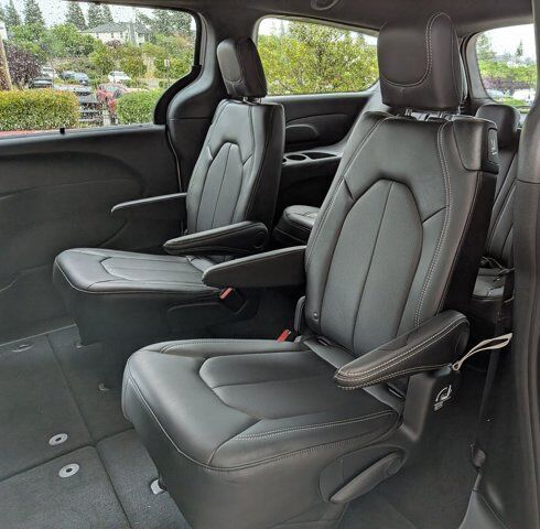 2026 Chrysler Pacifica Select Roseville CA
