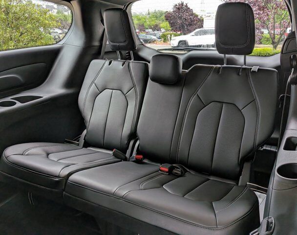 2026 Chrysler Pacifica Select Roseville CA