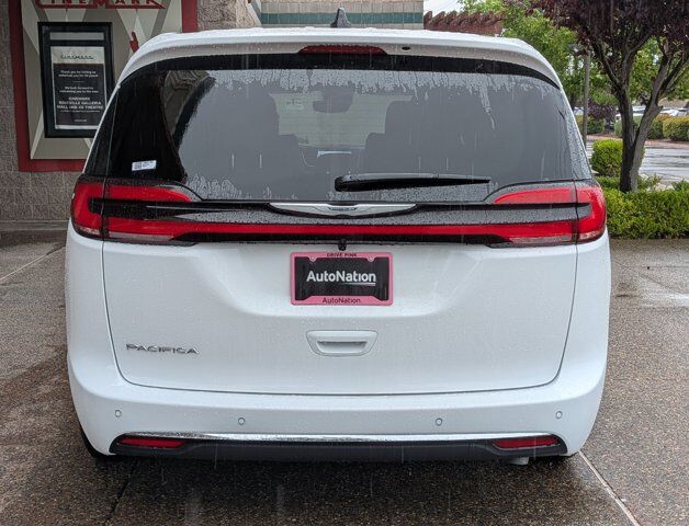 2026 Chrysler Pacifica Select Roseville CA