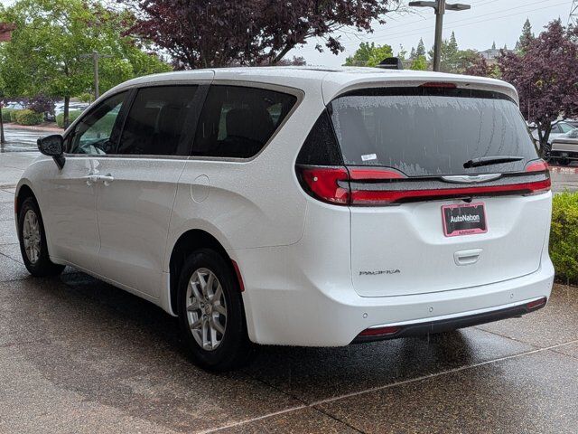 2026 Chrysler Pacifica Select Roseville CA