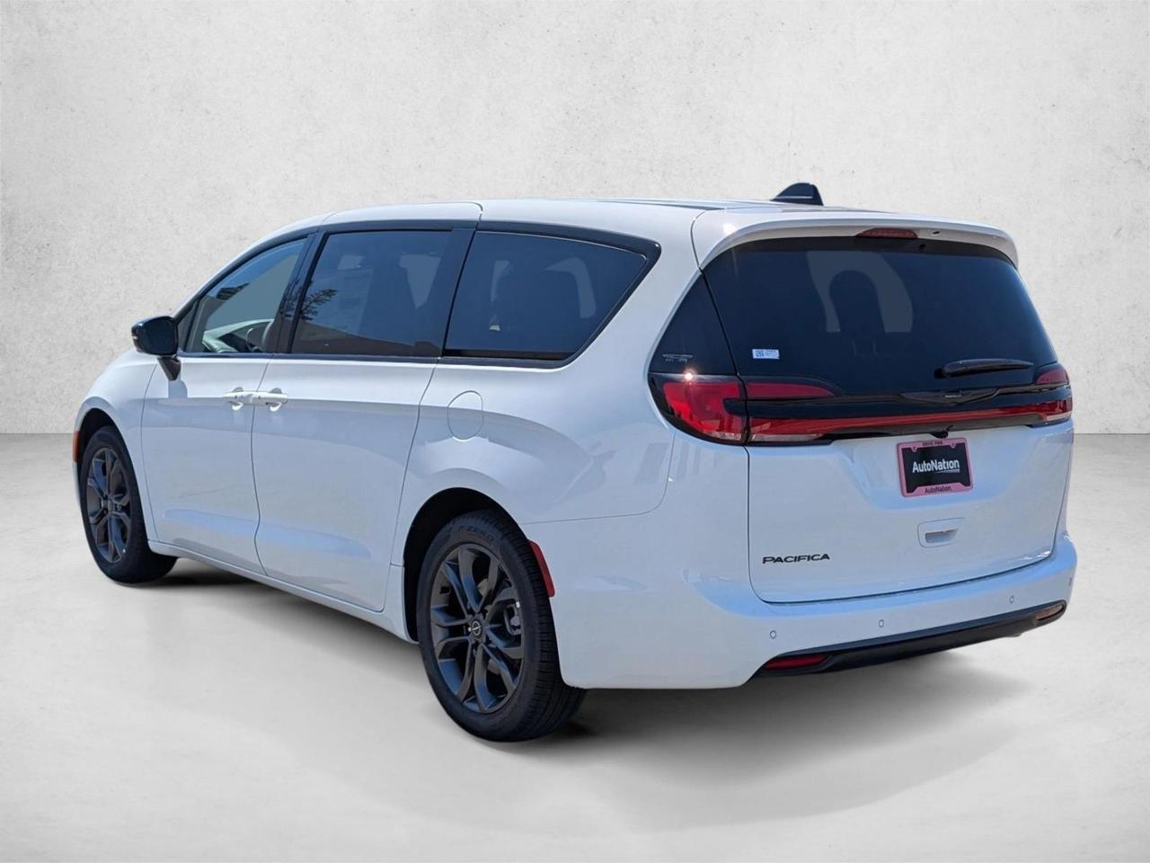 2026 Chrysler Pacifica Select Roseville CA