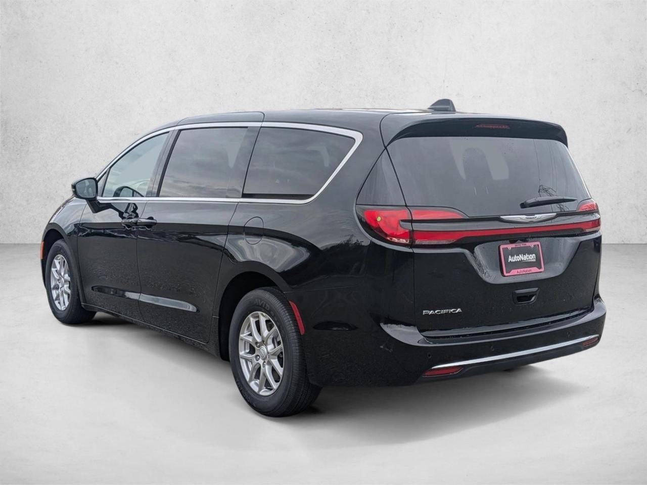 2026 Chrysler Pacifica Select Roseville CA