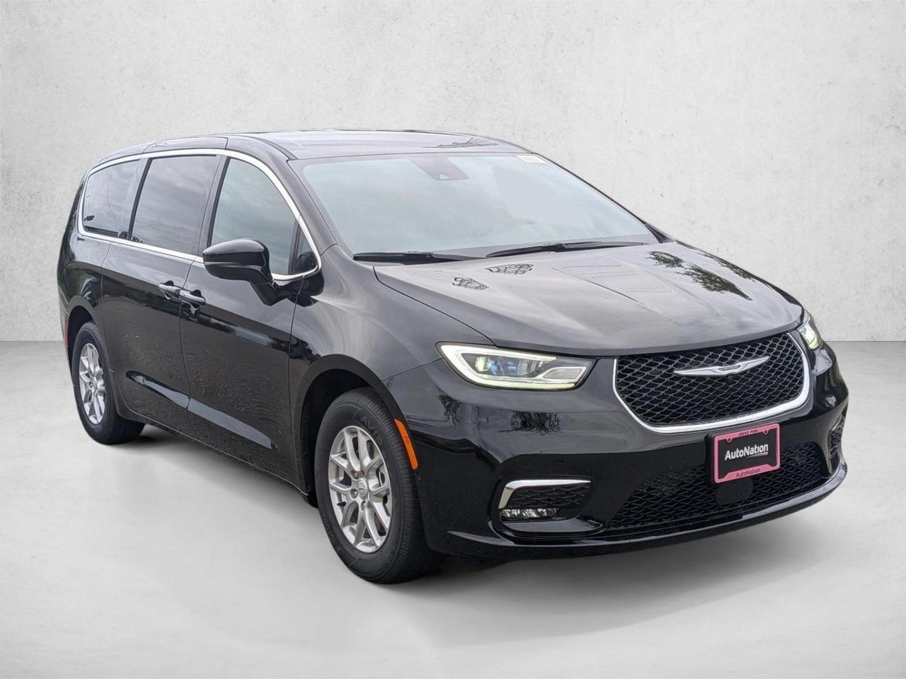 2026 Chrysler Pacifica Select Roseville CA