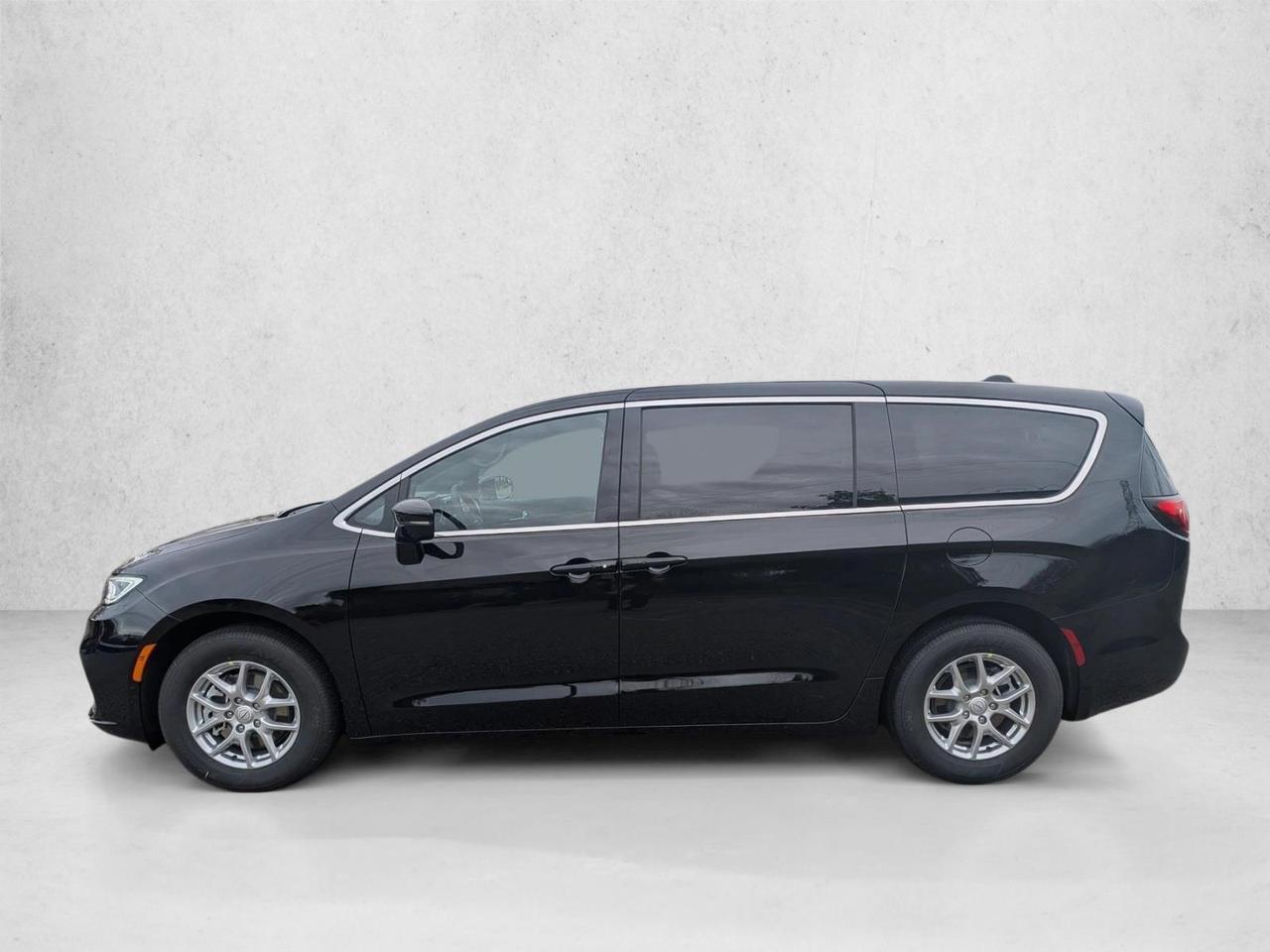 2026 Chrysler Pacifica Select Roseville CA