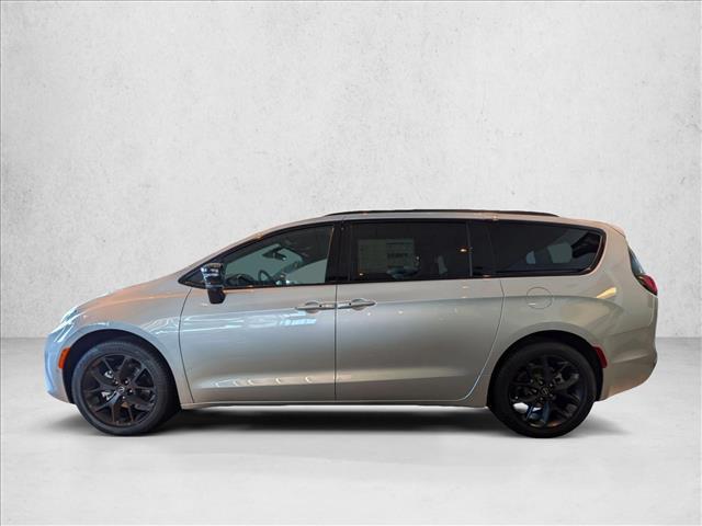 2026 Chrysler Pacifica Select Roseville CA