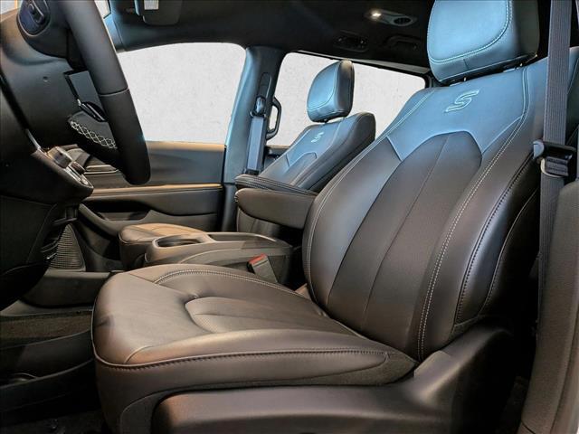 2026 Chrysler Pacifica Select Roseville CA