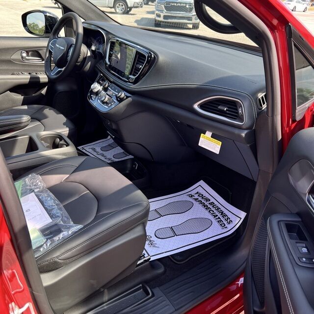 2026 Chrysler Pacifica Select Herrin IL