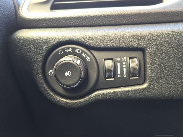 2026 Chrysler Pacifica Select Watertown SD