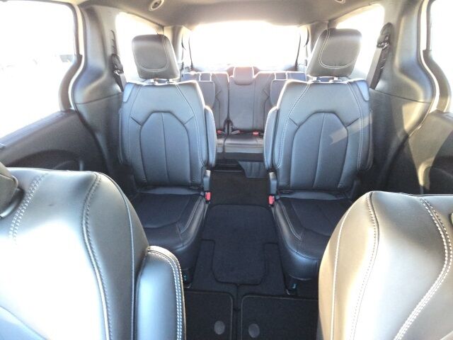 2026 Chrysler Pacifica Select Watertown SD