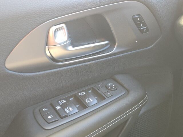 2026 Chrysler Pacifica Select Watertown SD