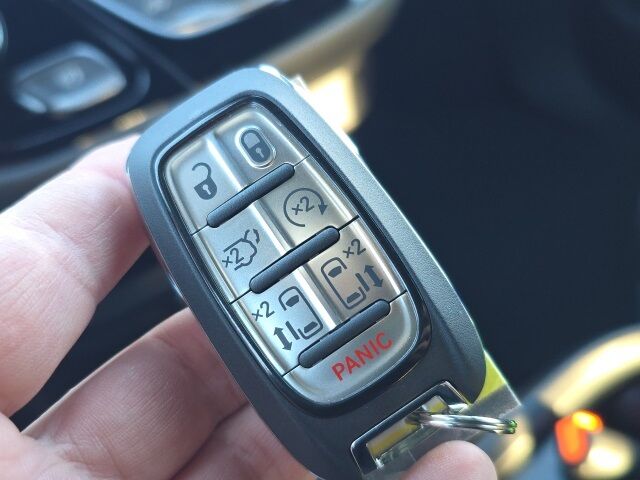 2026 Chrysler Pacifica Select Watertown SD