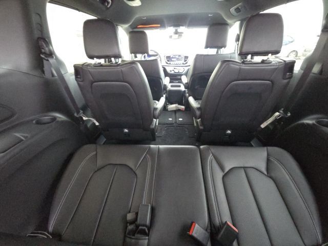 2026 Chrysler Pacifica Select Watertown SD