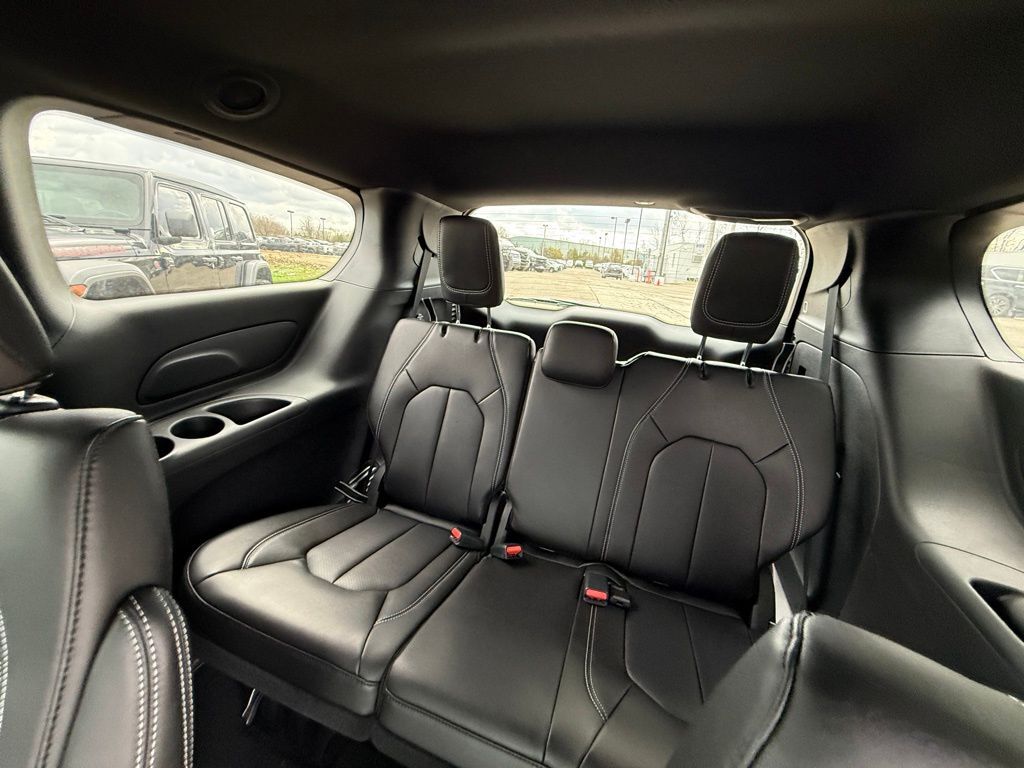 2026 Chrysler Voyager LX Crestwood KY