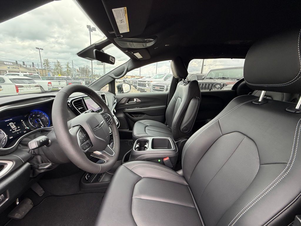 2026 Chrysler Voyager LX Crestwood KY