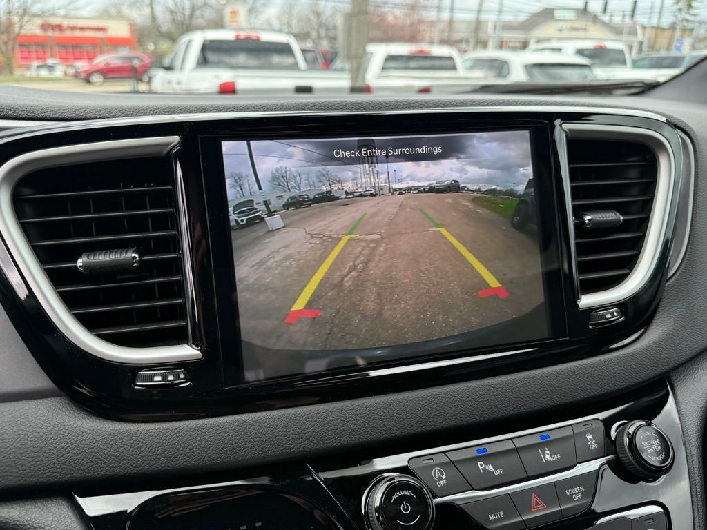 2026 Chrysler Voyager LX Crestwood KY