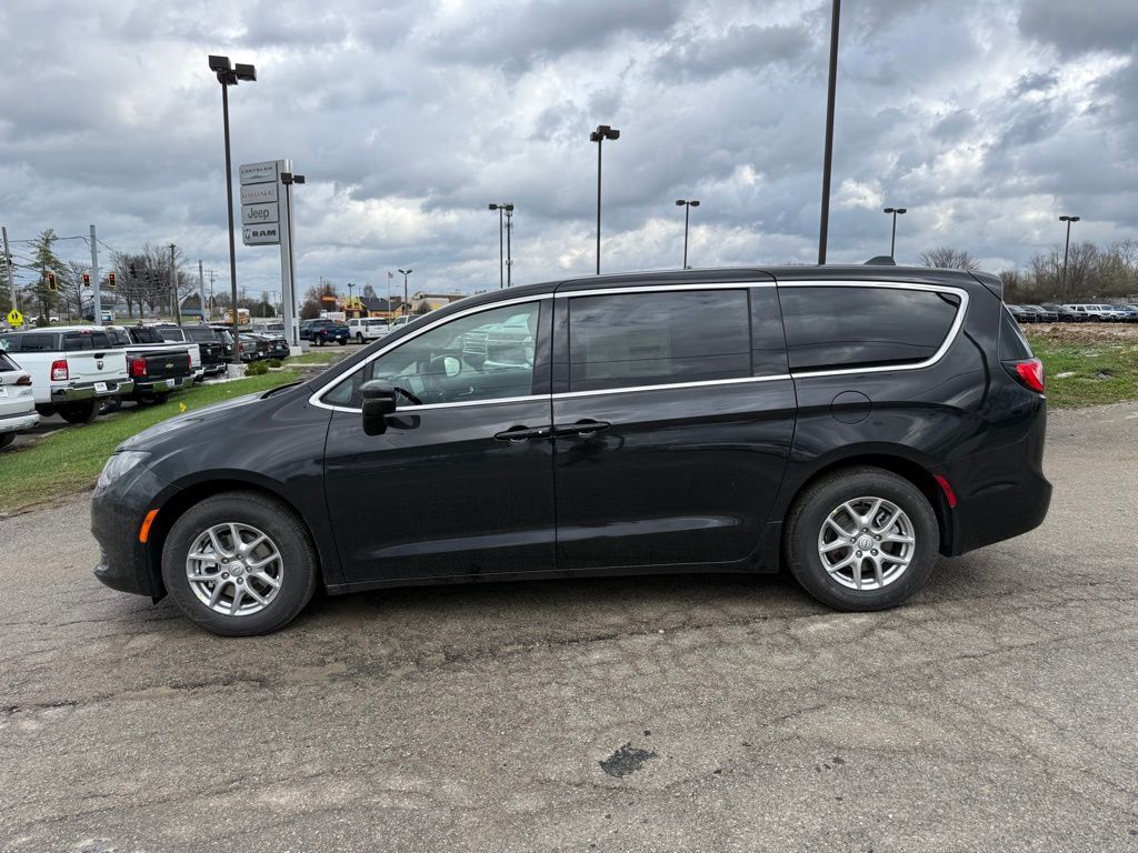 2026 Chrysler Voyager LX Crestwood KY