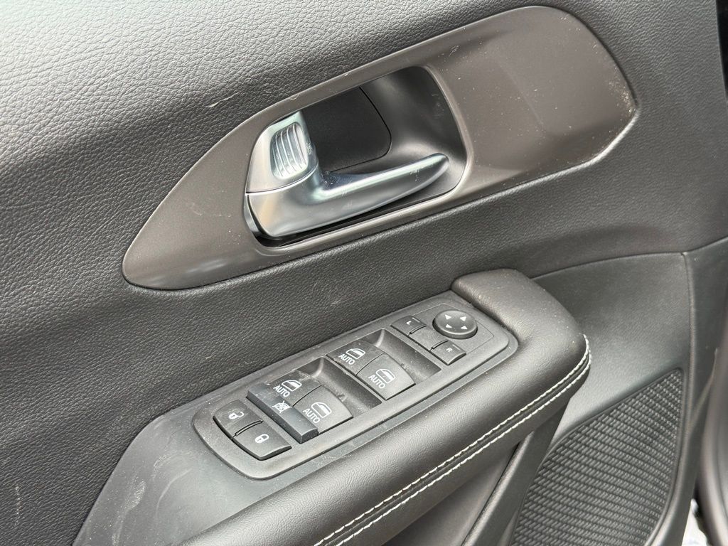 2026 Chrysler Voyager LX Crestwood KY