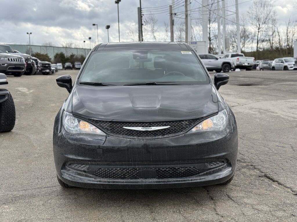 2026 Chrysler Voyager LX