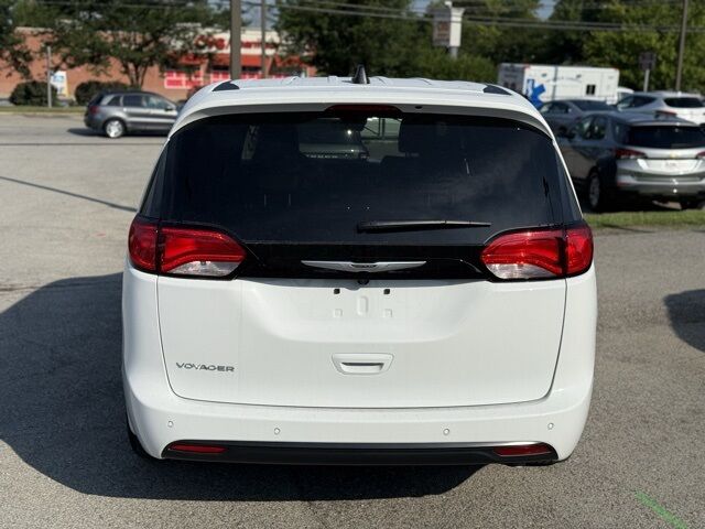 2026 Chrysler Voyager LX Crestwood KY