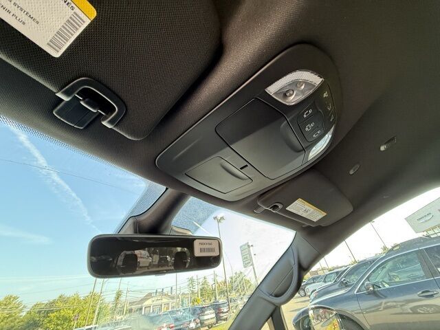 2026 Chrysler Voyager LX Crestwood KY