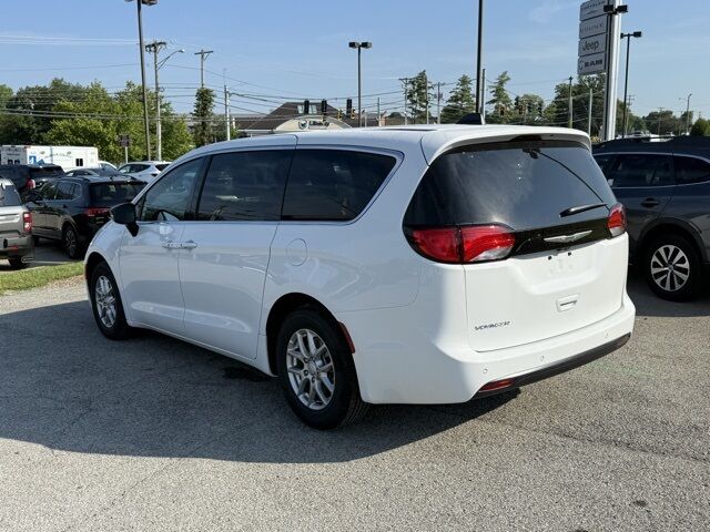 2026 Chrysler Voyager LX Crestwood KY