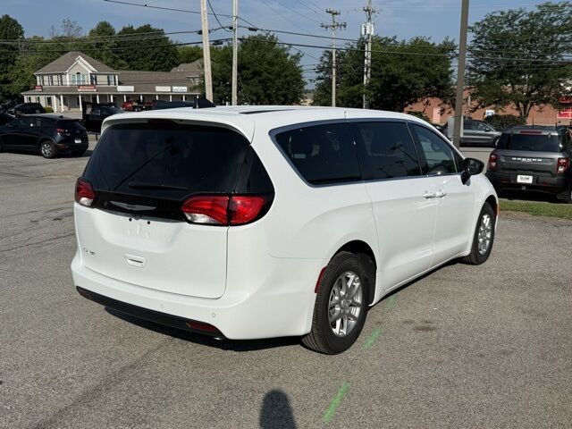 2026 Chrysler Voyager LX Crestwood KY