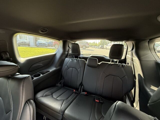 2026 Chrysler Voyager LX Crestwood KY