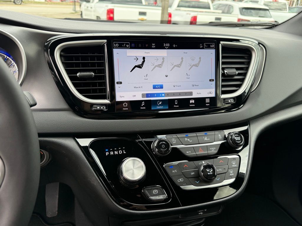 2026 Chrysler Voyager LX Crestwood KY