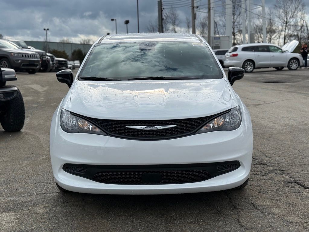 2026 Chrysler Voyager LX