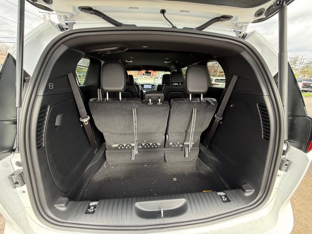 2026 Chrysler Voyager LX Crestwood KY