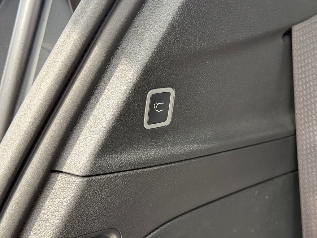 2026 Chrysler Voyager LX Crestwood KY