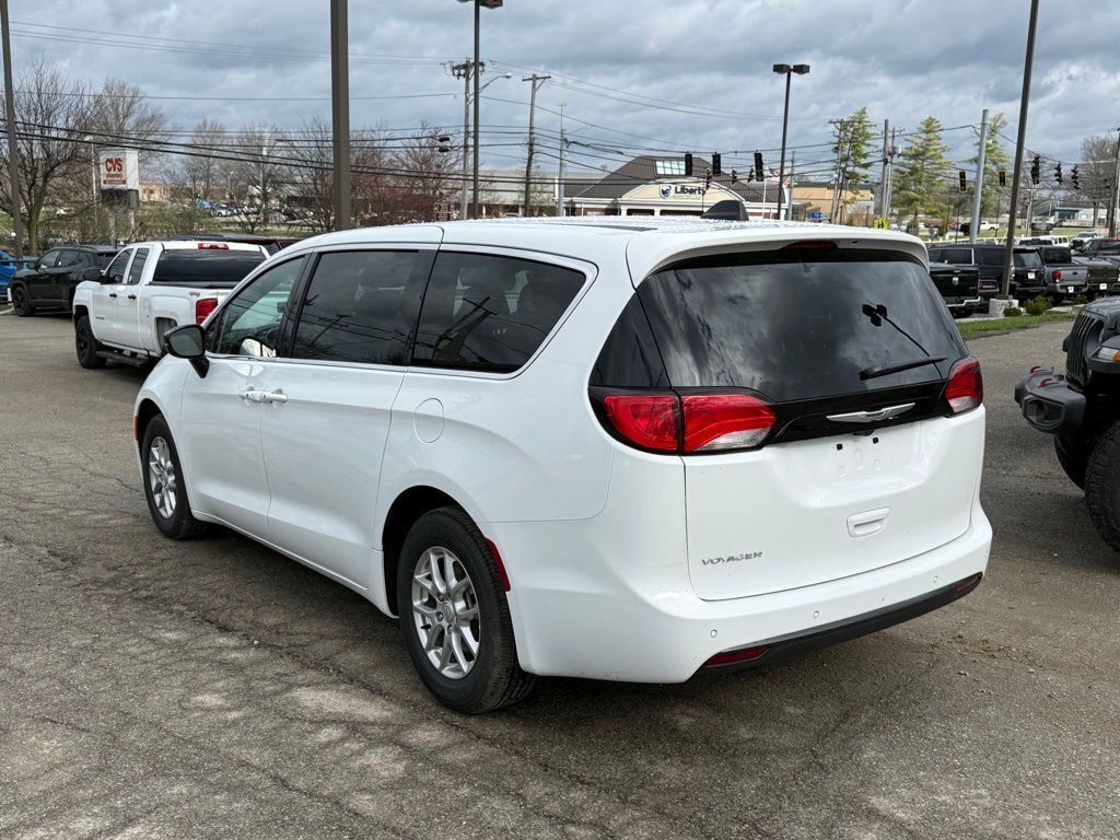 2026 Chrysler Voyager LX Crestwood KY