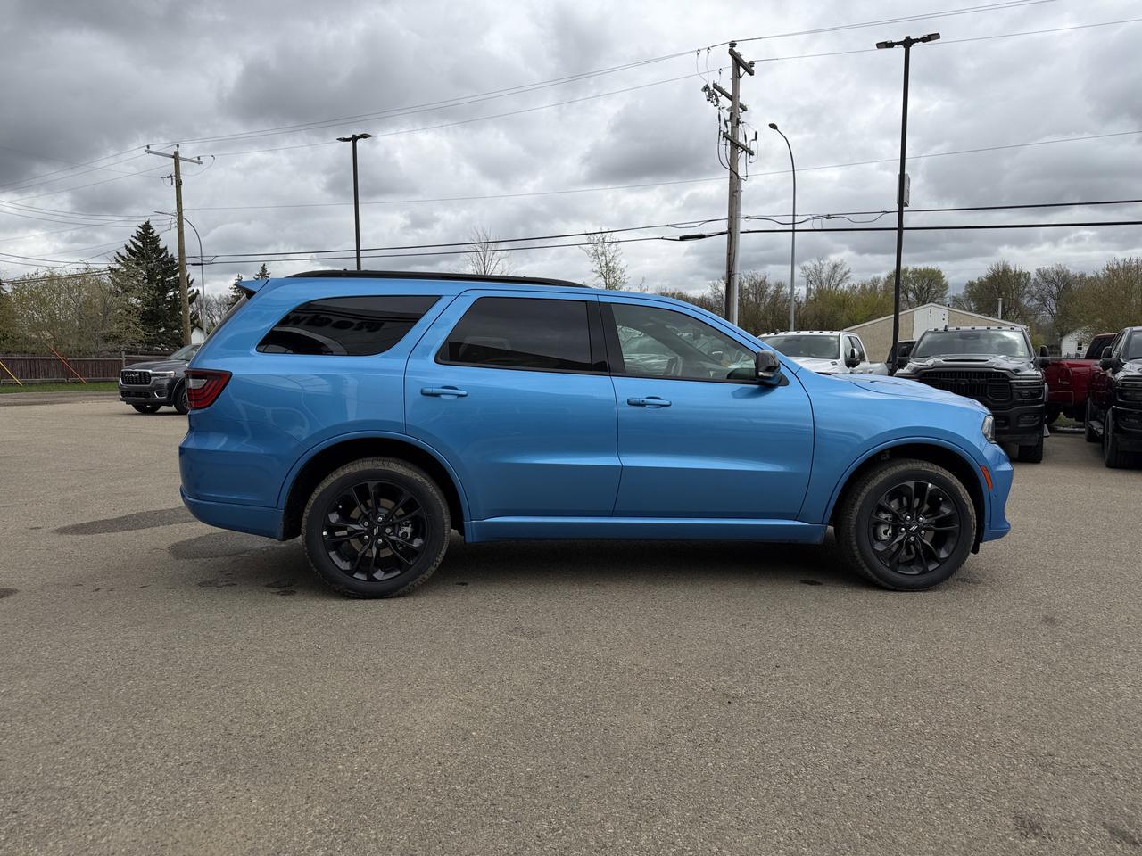 2026 Dodge Durango GT Plus AWD | B5 Blue | V6 | 3rd Row Seating | Leather | NAV | Sunroof | Power Liftgate Redwater AB