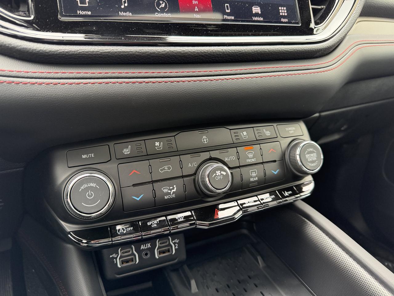 2026 Dodge Durango GT Plus AWD | B5 Blue | V6 | 3rd Row Seating | Leather | NAV | Sunroof | Power Liftgate Redwater AB
