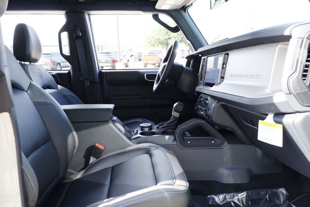 2026 Ford Bronco Outer Banks Hondo TX