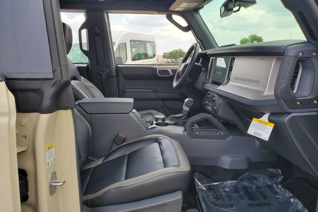 2026 Ford Bronco Outer Banks Hondo TX