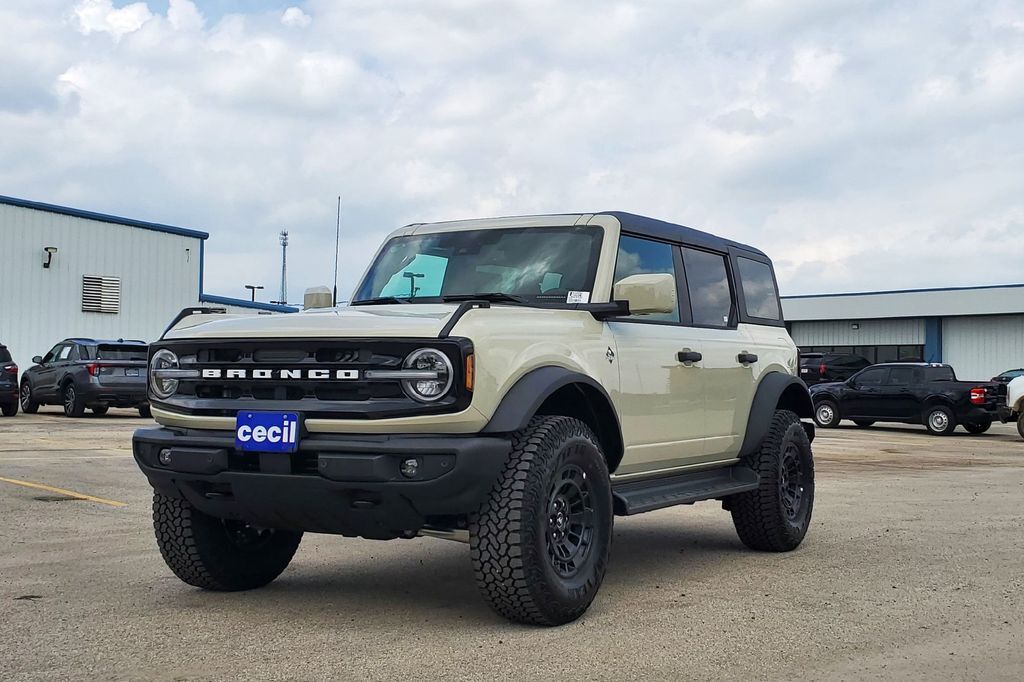 2026 Ford Bronco Outer Banks