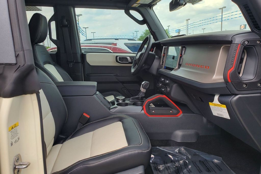 2026 Ford Bronco Outer Banks Hondo TX