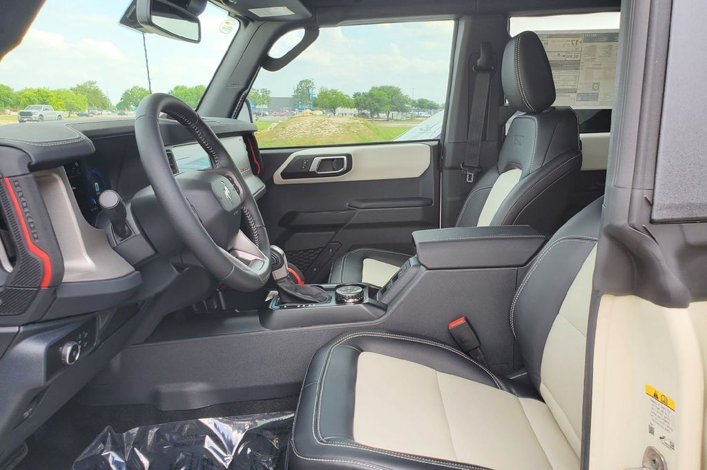 2026 Ford Bronco Outer Banks Hondo TX