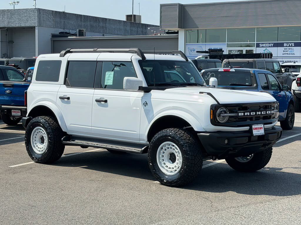 2026 Ford Bronco Outer Banks ICEBERG PACKAGE