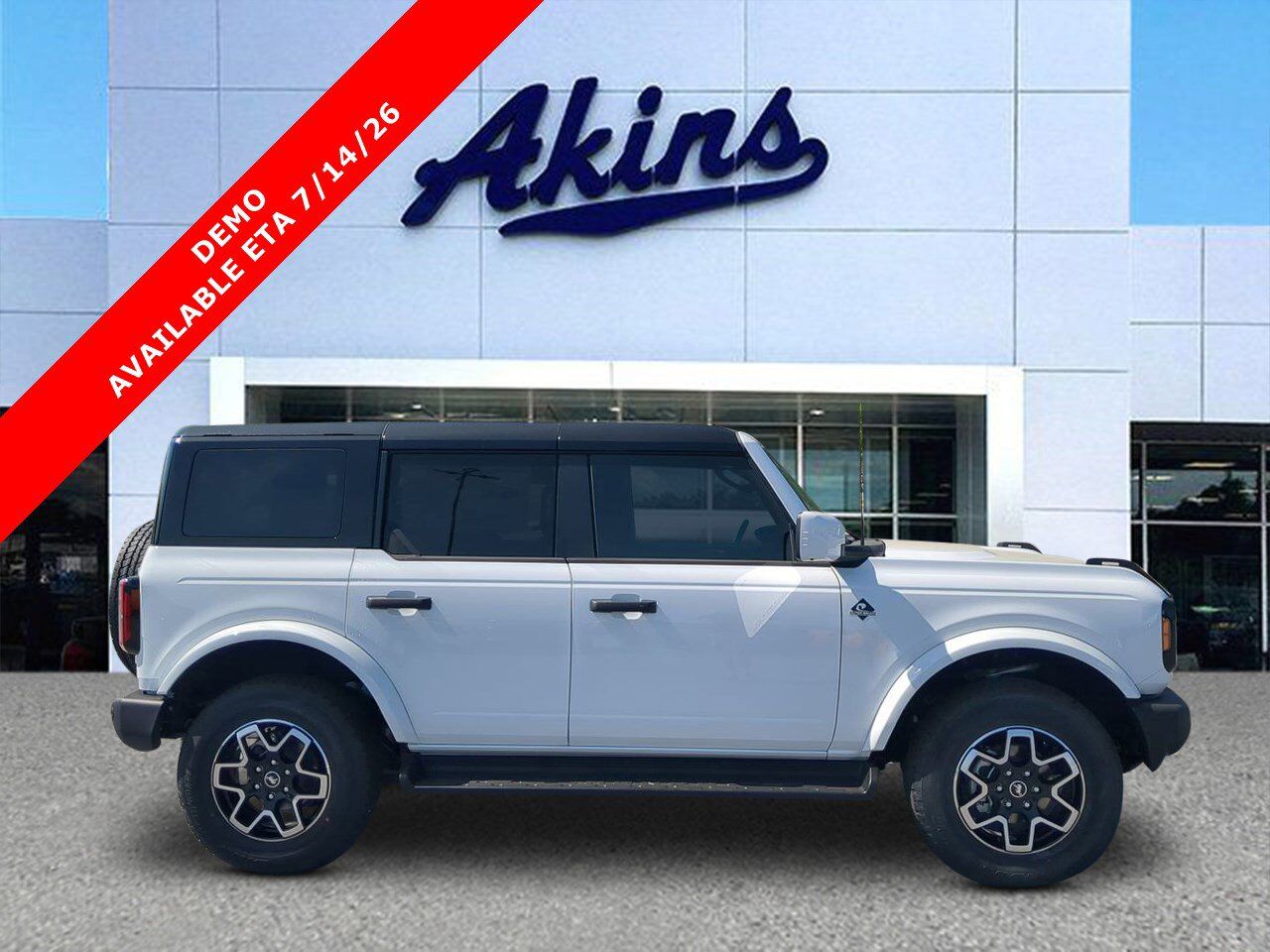 2026 Ford Bronco Outer Banks