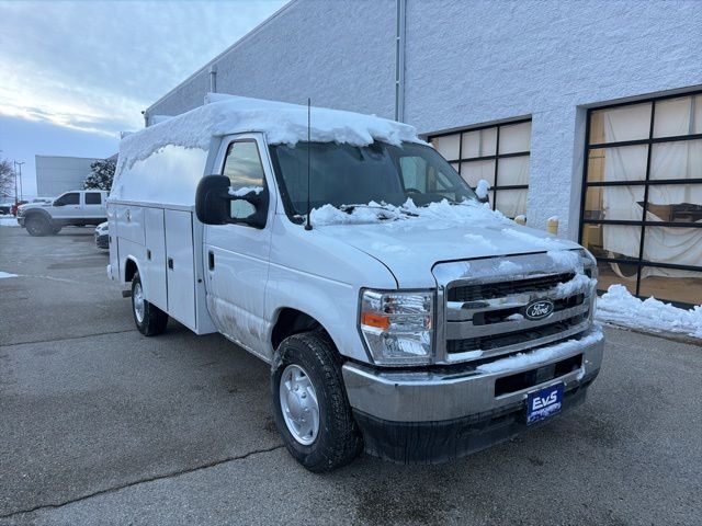 2026 Ford E-350SD Base Random Lake WI