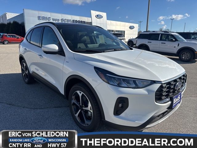 2026 Ford Escape Hybrid ST-Line Select