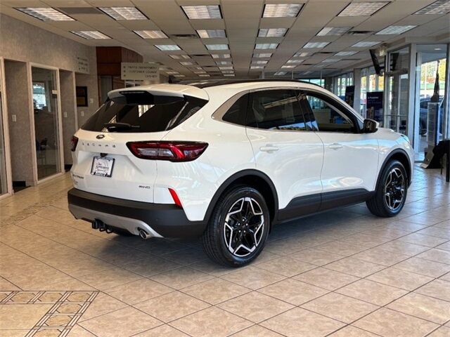 2026 Ford Escape Platinum