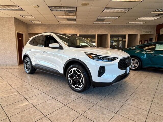 2026 Ford Escape Platinum