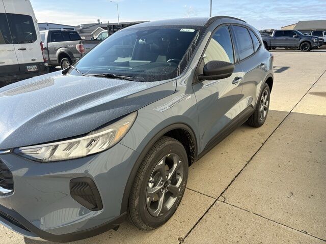 2026 Ford Escape ST-Line photo 3