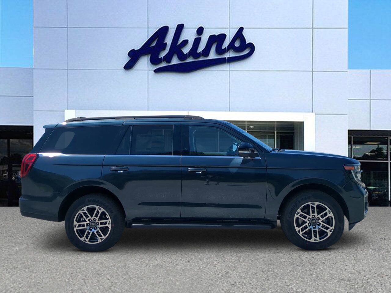 Ford Expedition Active