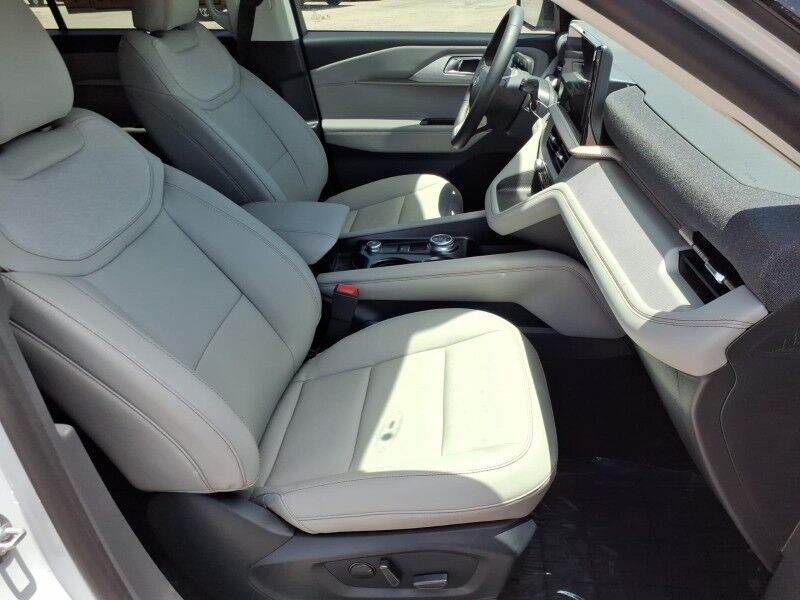 2026 Ford Explorer Active w/100A Pkg