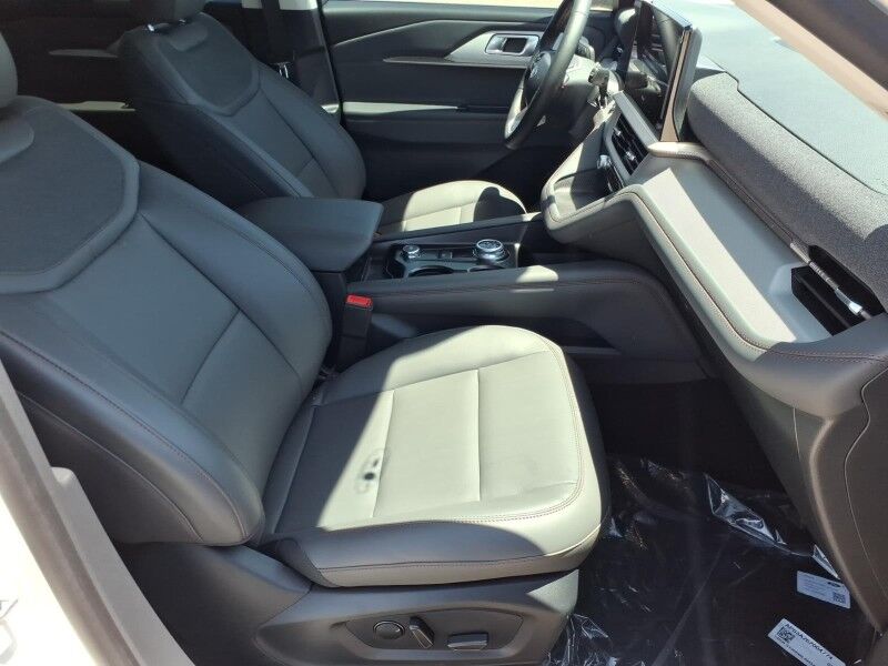 2026 Ford Explorer Active w/100A Pkg